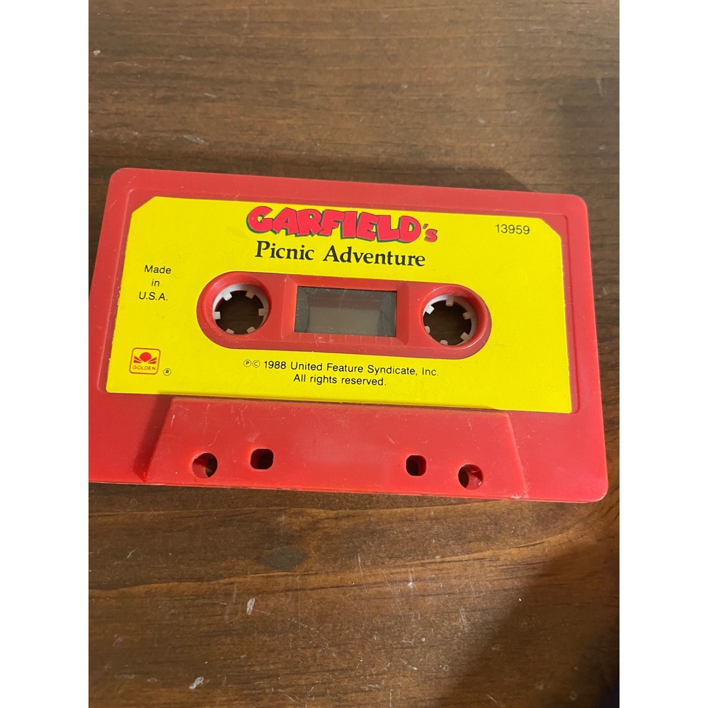 Garfield's Picnic Adventure Vintage 1988 Golden Cassette Tape Red 13959